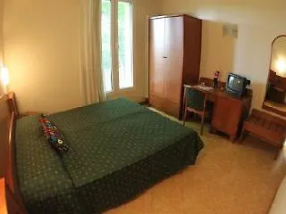 Residence Alle Scuole Country House Granarolo dellʼEmilia ゲストハウス